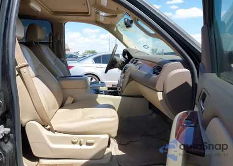 2009 Chevrolet Suburban 1500 Lt2 z USA, uszkodzony, nr VIN 1GNFC26089R185936